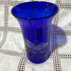 C136 ガラス フラワーベース 切子風 花瓶 花入れ インテリア ブルー 青 硝子 コレクション