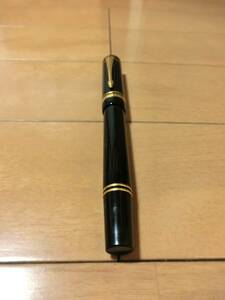 万年筆 PARKER パーカー / ペン先 18K 750 M 刻印 / ブラック×ゴールド / MADE IN UK 英国製 / 筆記用具 昭和レトロ 18金 DUOFOLD?