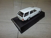 DISM ディズ / アオシマ 1/43 Nissan 日産 Cedric セドリック VAN Deluxe 後期型 1995 ピュアホワイト MM1/3377_画像3