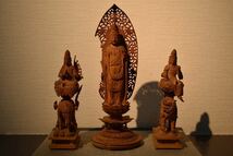 【GE】E552【コレクター所蔵品】時代 木彫三尊像 /仏教美術 骨董品 時代品 美術品 古美術品 オブジェ_画像1