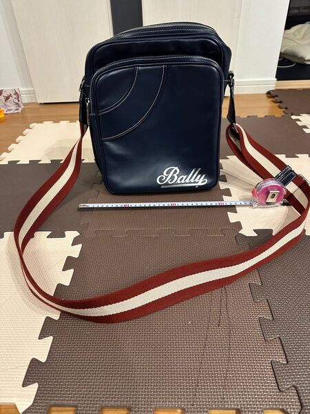 BALLY ショルダーバッグ 復刻デザイン 容量大きめレアものです