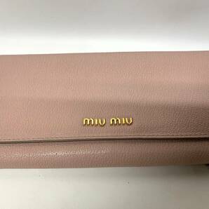 美品 miumiuミュウミュウ ２つ折り長財布 PORTAFOGLIO PATTINA 5MH109 ピンク/ゴールドカラー パスケース欠品12時間以内に送付の画像3