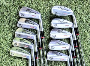 Cobra コブラ グレッグノーマン FORGED 2I～9I・P・S 10本セット　シャフト：ダイナミックゴールド S300U グリップ：GolfPride　8A2214