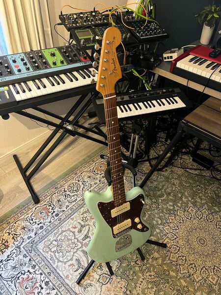 fender vintera '60s jazzmaster modified surf green