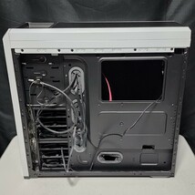 【送料無料】CORSAIR CARBIDE SERIES 500R White ミドルタワー型PCケース(ATX) DVDドライブ LEDファン搭載_画像8