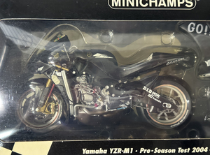 限定7,008 pcs ミニチャンプス ヤマハ 1/12 MINICHAMPS Yamaha YZR-M1・Pre-Season Test 2004 Rider: Valentino Rossi 新品未使用 未開封品
