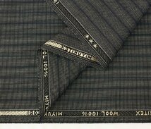 ●日本の名門「御幸毛織」本物ヴィンテージ品・セピア調グレーのそれとわかるオールドストライプ・サラサラでシャリ感強い・長さ2.7/2.5m_画像5