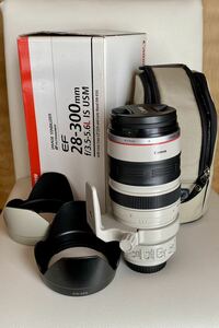 【便利ズームLレンズ】Canon キヤノン　EF28-300mm F3.5-5.6L IS USM 社外品同色フード付き 送料一律1000円