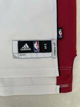 良品　JAMES　レブロン・ジェームズ　NBA　HEAT　adidas　アディダス　ゲームシャツ　ユニフォーム　メンズ　Mサイズ　刺繍ロゴ　正規品_画像5