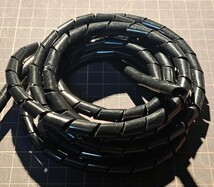 送料無料 8mm×5m スパイラル チューブ ケーブル 配線 カバー プロテクター 結束_画像1