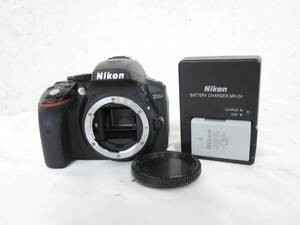 ① Nikon ニコン D5300 ボディ デジタル一眼カメラ 充電器/予備バッテリー付き 9711106072