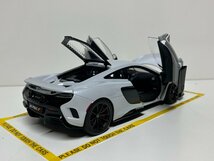セール品　AUTOart 1/18 McLaren 675 LT 2016 silica white　マクラーレン_画像7