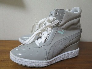 PUMA ヒールスニーカー　24㎝