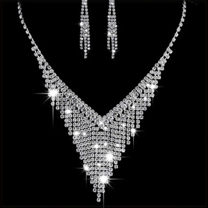 [SET] Luxurious Crystal Line Stone ラグジュアリー キラキラ クリスタル ラインストーン V字 タッセル ネックレス and ピアス セット