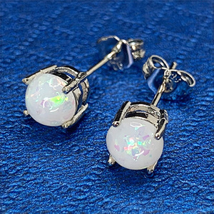 [EARRING] 925 Silver Plated White Fire Opal φ6mm ラウンド ホワイト ファイヤー オパール シルバー スタッド ピアス 【送料無料】