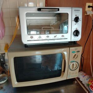 ZOJIRUSHI オーブントースターとIWATANI 電子レンジ　2台まとめて　USED 品　