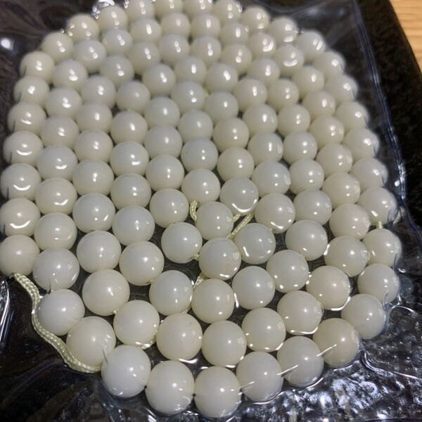 「1505」白玉菩提樹の実　10mm 1連　親玉付き　ビーズ　丸玉　ハンドメイド素材　数珠