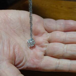 ブリリアントスクエアインペンダント ネックレス ピアスのおまけ付き!