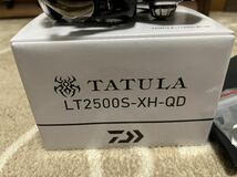 美品 ダイワ 23タトゥーラ LT2500S-XH-QD TATULA_画像2