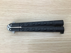 【中古・美品】バタフライ ナイフ butterfly knife アーマーセレーション 7127/203g