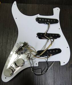 エレキギターパーツ ★ STRATOCASTER / ストラトキャスターパーツ メーカー不明。【中古：現状渡し】