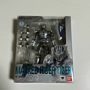 S.H.フィギュアーツ 仮面ライダータイガ 開封品 中古 仮面ライダー龍騎