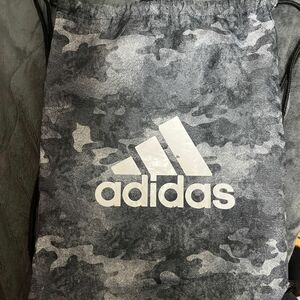 adidas ジムバッグ　ナップサック