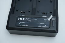 IDX LC-2A バッテリー2ch同時充電器 様々なスモールバッテリー充電に対応 美品_画像6
