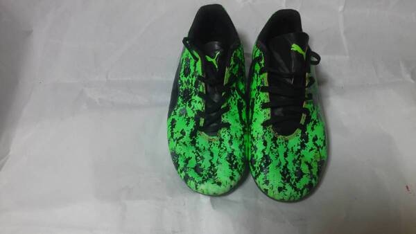 ■◆再々値下PUMA(プーマー)ジュニアサッカースパイクシューズ21.5cm