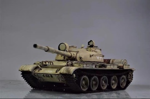 1/35 湾岸戦争イラク主力戦車 T６２ 組立塗装済完成品