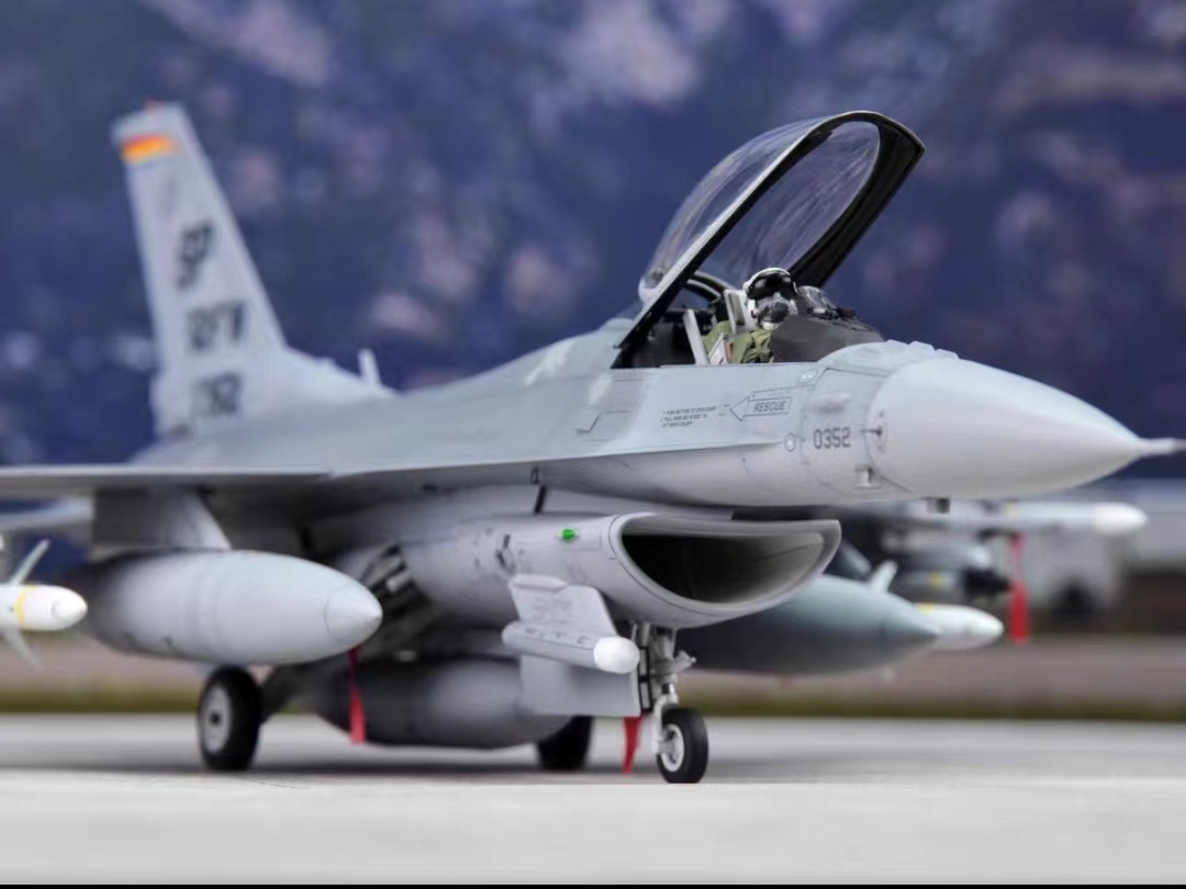 1/48 طائرة F-16C تابعة للقوات الجوية الأمريكية تم تجميعها وطلاؤها كمنتج نهائي, نماذج بلاستيكية, الطائرات, منتج منتهي