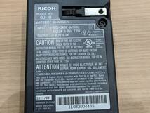 【DOM-843】RICOH CX6 デジカメ バッテリー 充電器 付属 リコー デジタルカメラ 動作確認済 可動品 ピンク 中古品 保管品 現状品_画像6