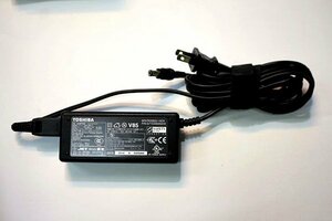 Toshiba/AC Adapter ◆ PA3282U-1ACA/ADP-60RHA/15V 4,0A/Внешний диаметр около 6,5 мм внутреннего диаметра около 3,0 мм ◆ Toshiba AC19V41Y