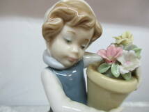 TN10-120　LLADRO(リヤドロ)　陶器人形 【春が来た】?　DAISA 1983　全長：約16.5㎝　女の子　置物_画像8