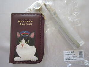 【フェリシモ】猫部　猫の駅員さんパスケース　ワイン　コードリール式小銭入れ付パスケース