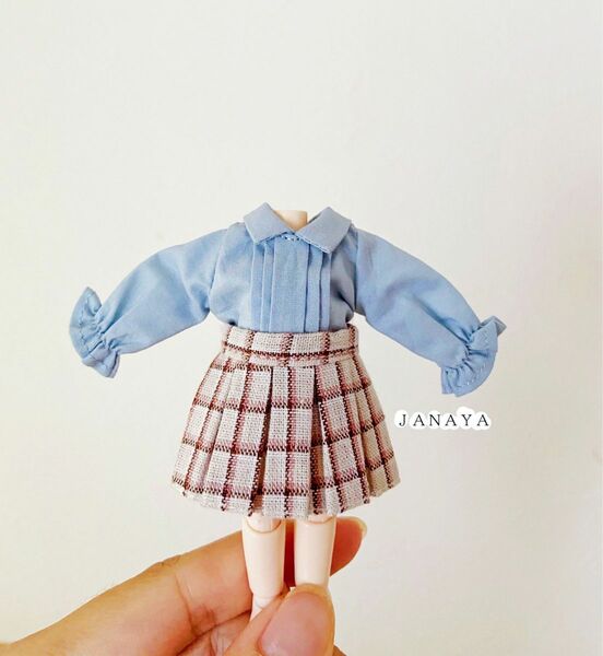 JANAYA ハンドメイド　オビツ11 ob11服　水色フリルシャツとスカート　2点セット