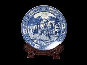 中国美術 粉彩 陶磁器 景徳鎮 磁器 大皿 青花十二金 染付皿 美人紋 直径約26cm 高さ約31cm 台付き