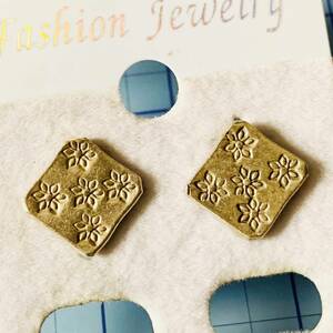  beautiful goods snow. flower 925 silver silver made earrings . there is no sign No.5681