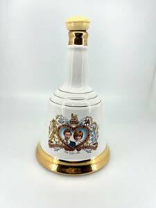 ベル チャールズ皇太子 ダイアナ妃 白 陶器 BELL'S 重量1350g スコッチウイスキー 未開栓 古酒　※コルク割れがございます。