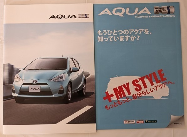 アクア　(NHP10)　車体カタログ＋アクセサリ　'11年12月　AQUA　古本・即決・送料無料　管理№ 6434 CB03