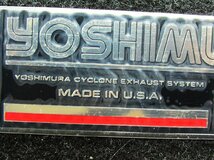 当時物?? ヨシムラ YOSHIMURA ★ USA マフラー エンブレム 湾曲無し シルバー レッドライン 訳有り 長期保管品 ヨシムラUSA サイクロン_画像3