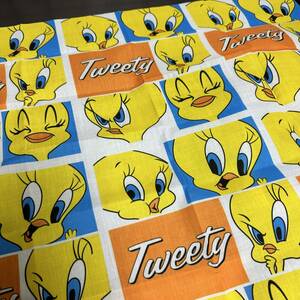 309 ハギレ 74*58cm ポリコットン 生地 布 Tweety 