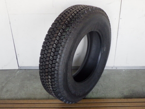 195/75R15 109/107L BANDAG 152 C-ZERO 未走行再生 1本のみ スタッドレスタイヤ L16728