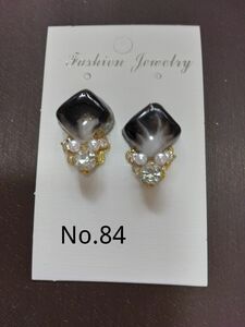 ピアス 樹脂ピアス イヤリング ノンホールピアス ハンドメイド　No.84