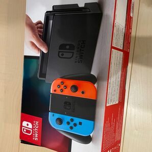 【中古】Nintendo Switch スイッチ　2018年モデル ジョイコン＋本体のみ　非純正プロコン二個付き　