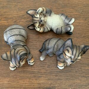 ドマン　Demain 猫の置物　３匹セット　陶器製