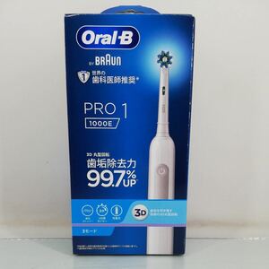 サ)[新品未開封] Oral-B BY BRAUN オーラルB ブラウン PRO1 1000E ホワイト D305.513.3 WT 2022年製 充電式 電動歯ブラシ 3D丸型回転 管理Y