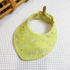 sale// ハンドメイド☆4重ガーゼ＆キルトのバンダナ風スタイ*鳥と森。黄緑１