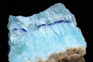 『非常に稀有』アクアマリン色のアラゴナイト アズライトの美しい青のライン 芸術的結晶 21g 天然石 結晶 鉱物 標本 アフガニスタン産