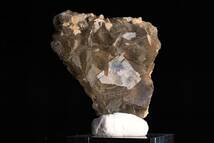 イリデッセンス メタリックレインボー 唯一無二のバローチスターン産ならではの『幾何学模様美』フローライト 132g 天然石 鉱物 標本_画像2